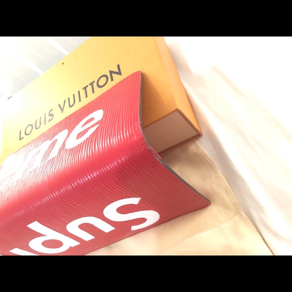 Supreme x Louis Vuitton Red EPI Brazza Wallet - Picture 4 of 6